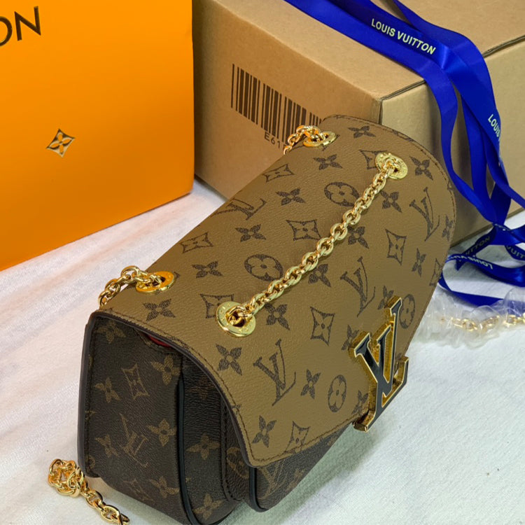 AE113B Popular leather bag 