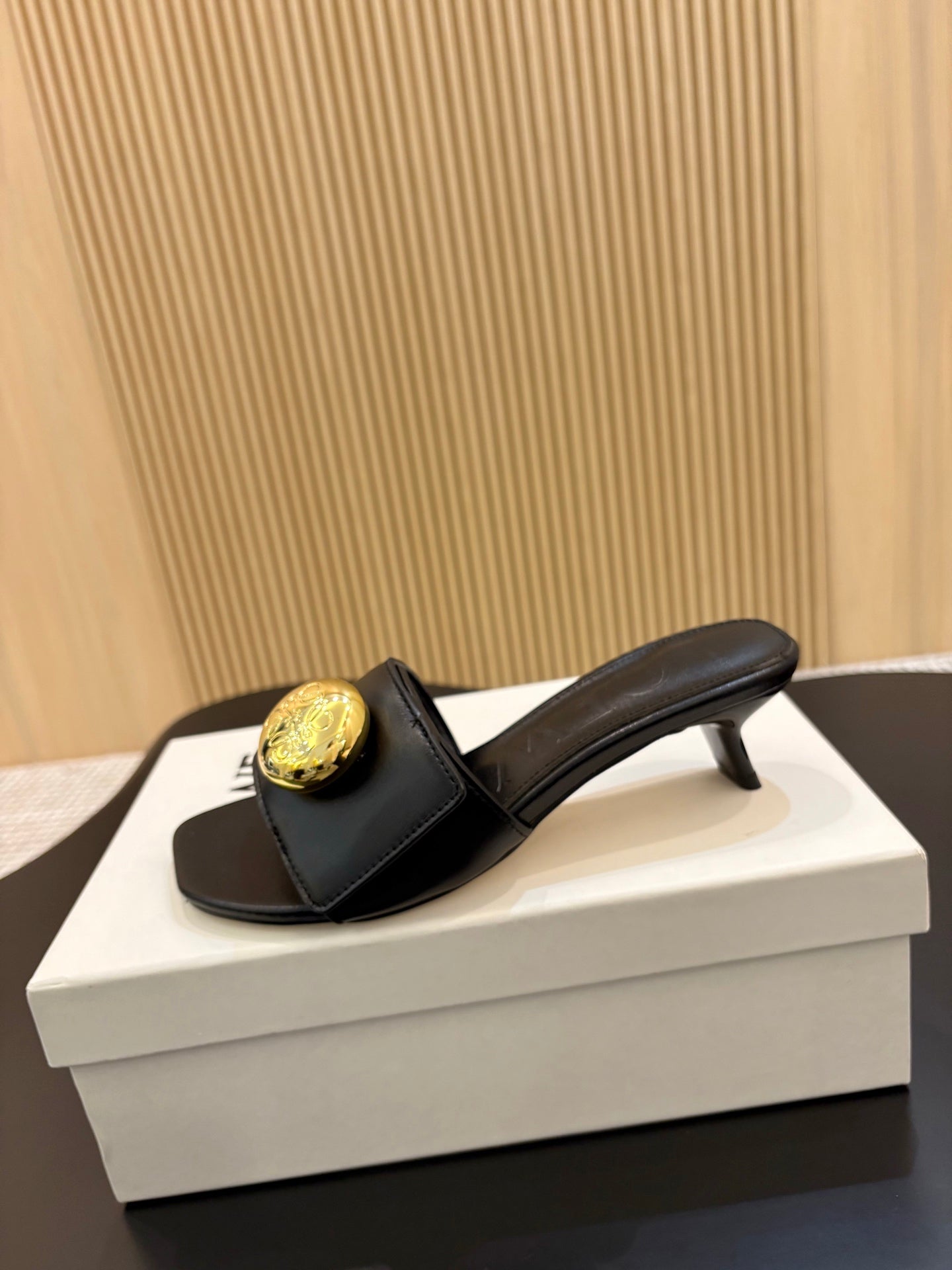 Z2X66V16 Popular high-quality leather Shoes
