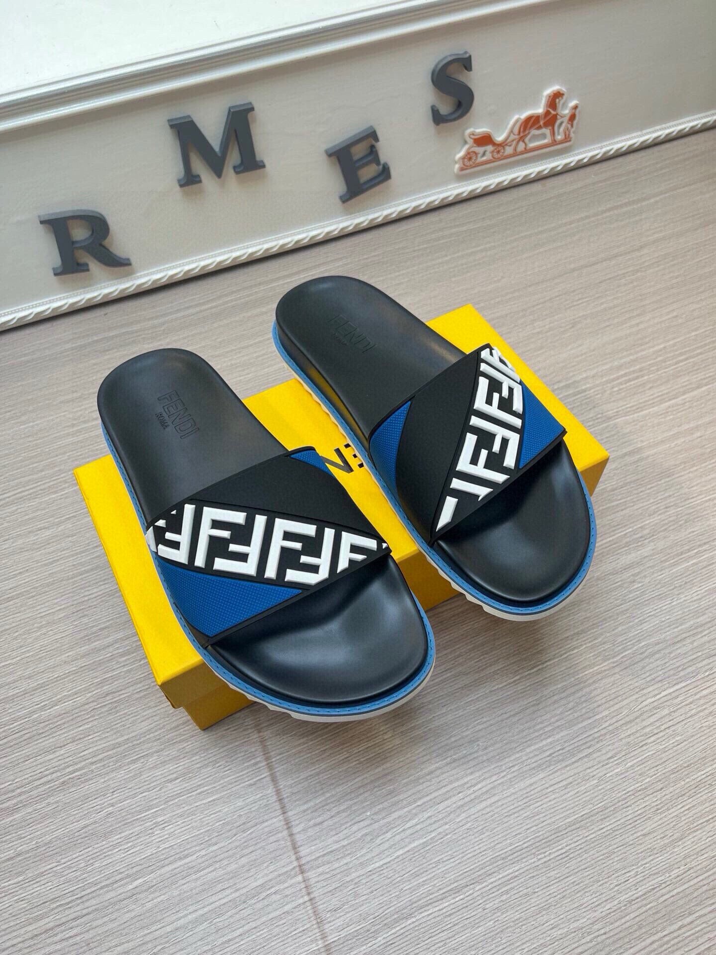 535ZF283Z Popular Slippers