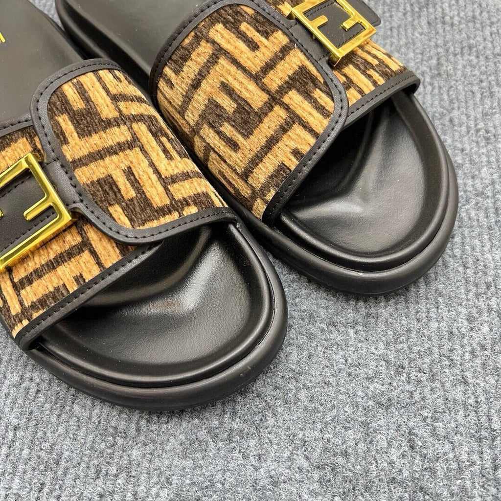 54F37Z Popular slippers