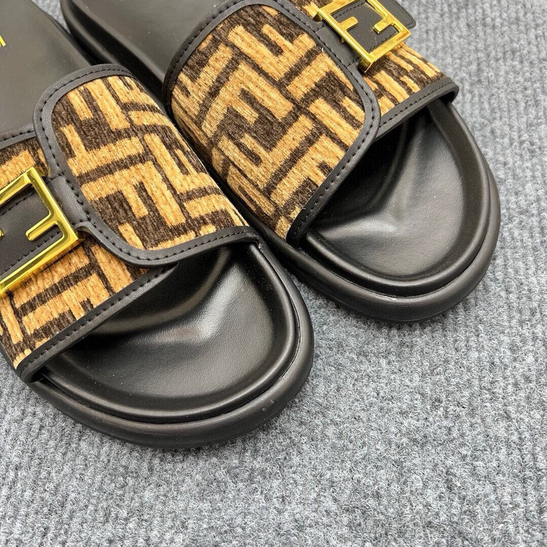 54F37Z Popular slippers