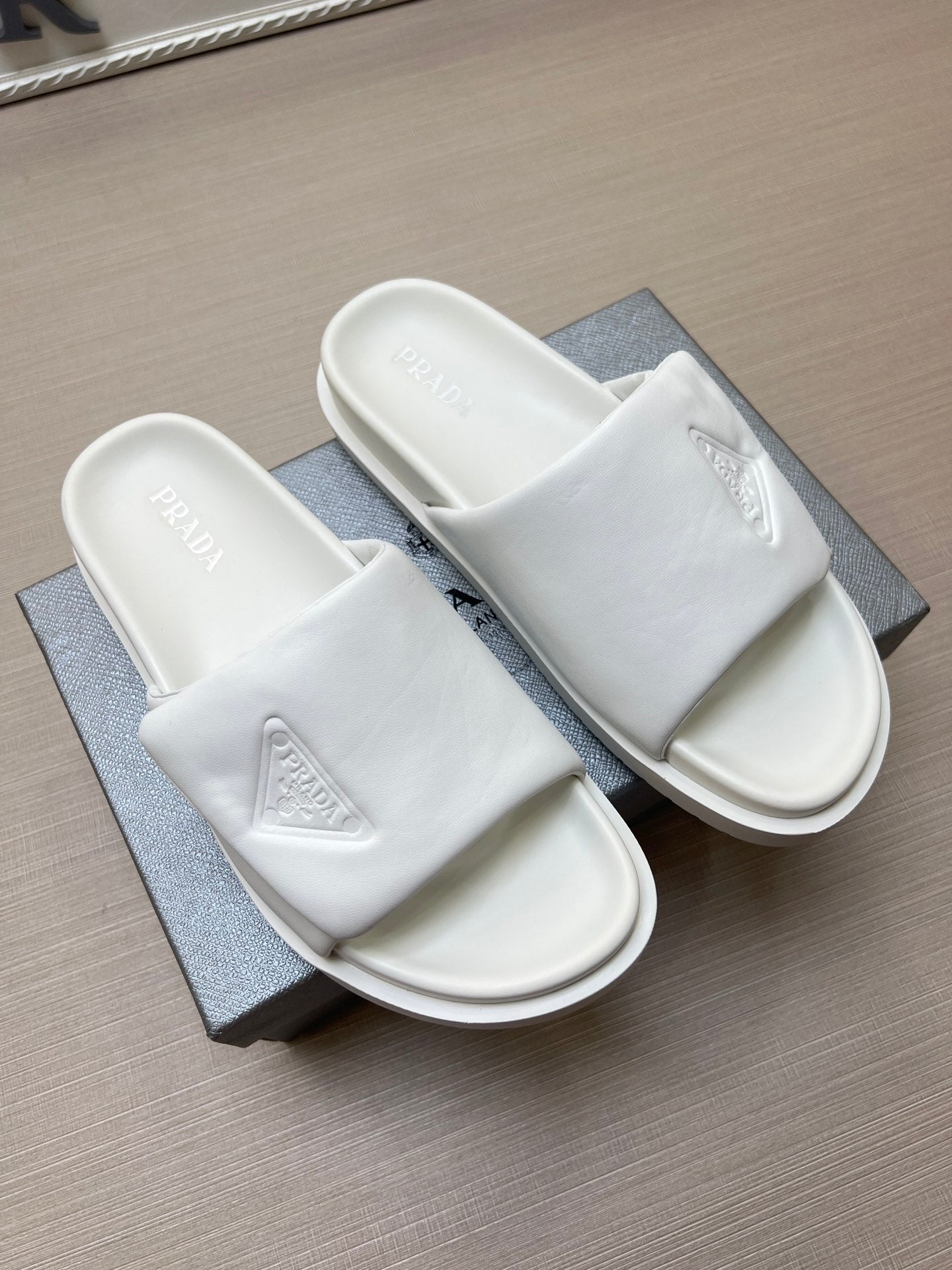 54PD7Z Popular slippers