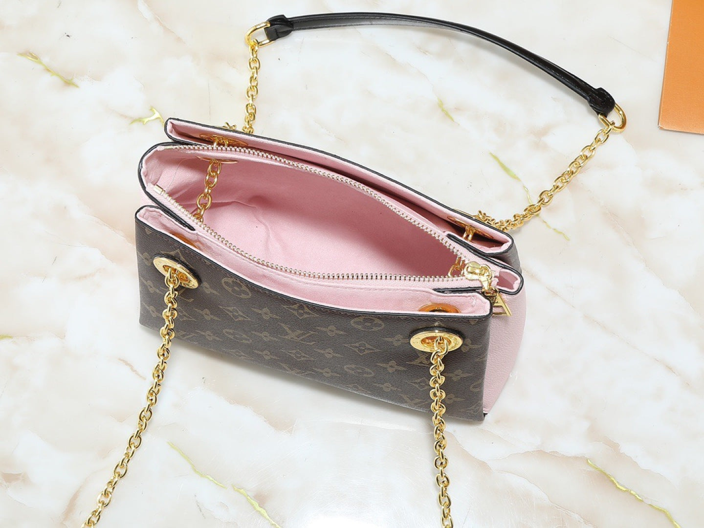 136PE75B Popular leather bag