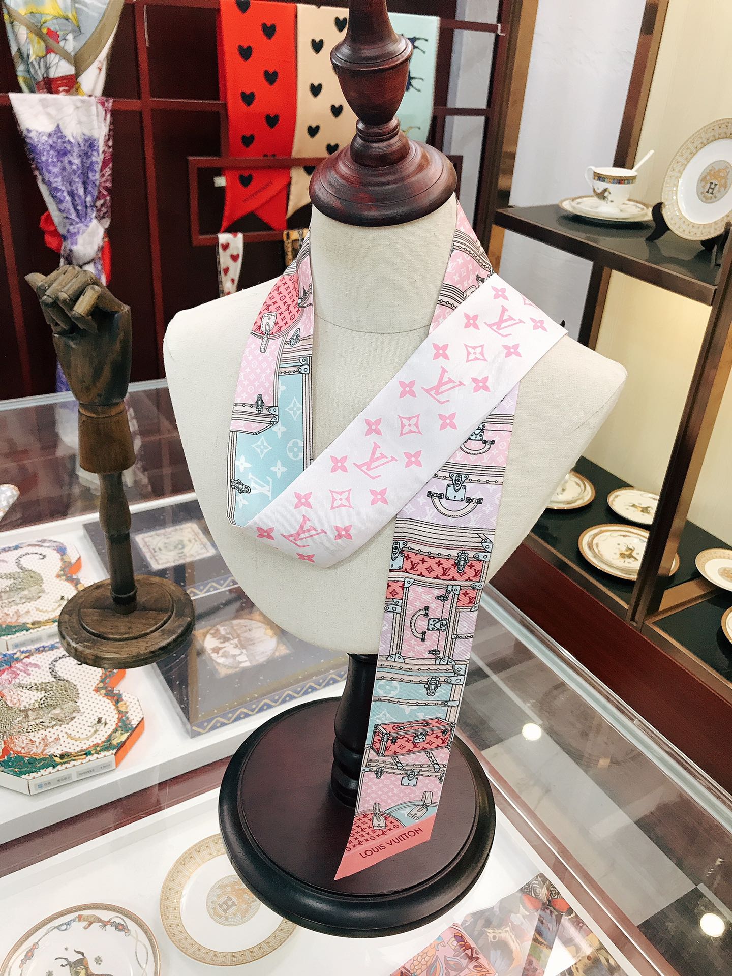 1ZE188W Popular Silk Scarve