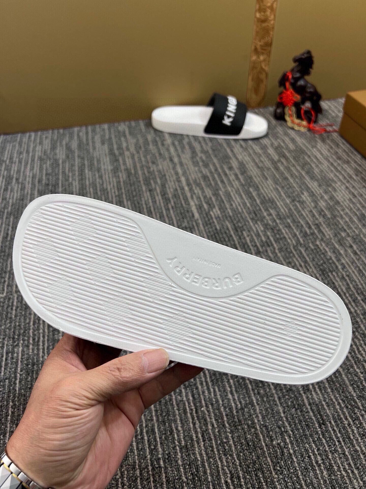 535ZR256Z Popular Slippers