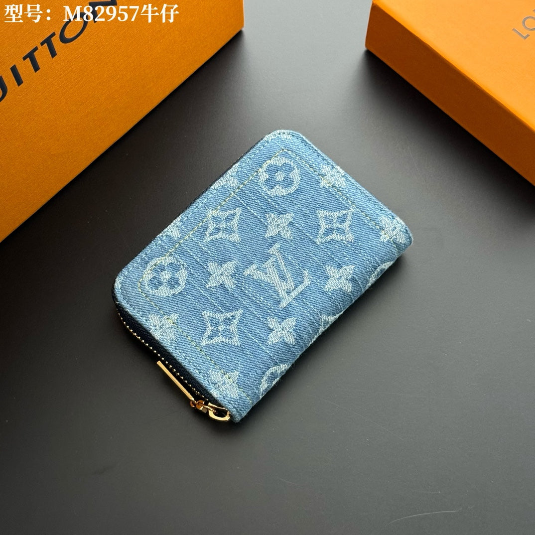 B1R56E3 Popular denim wallet ( with full packaging )