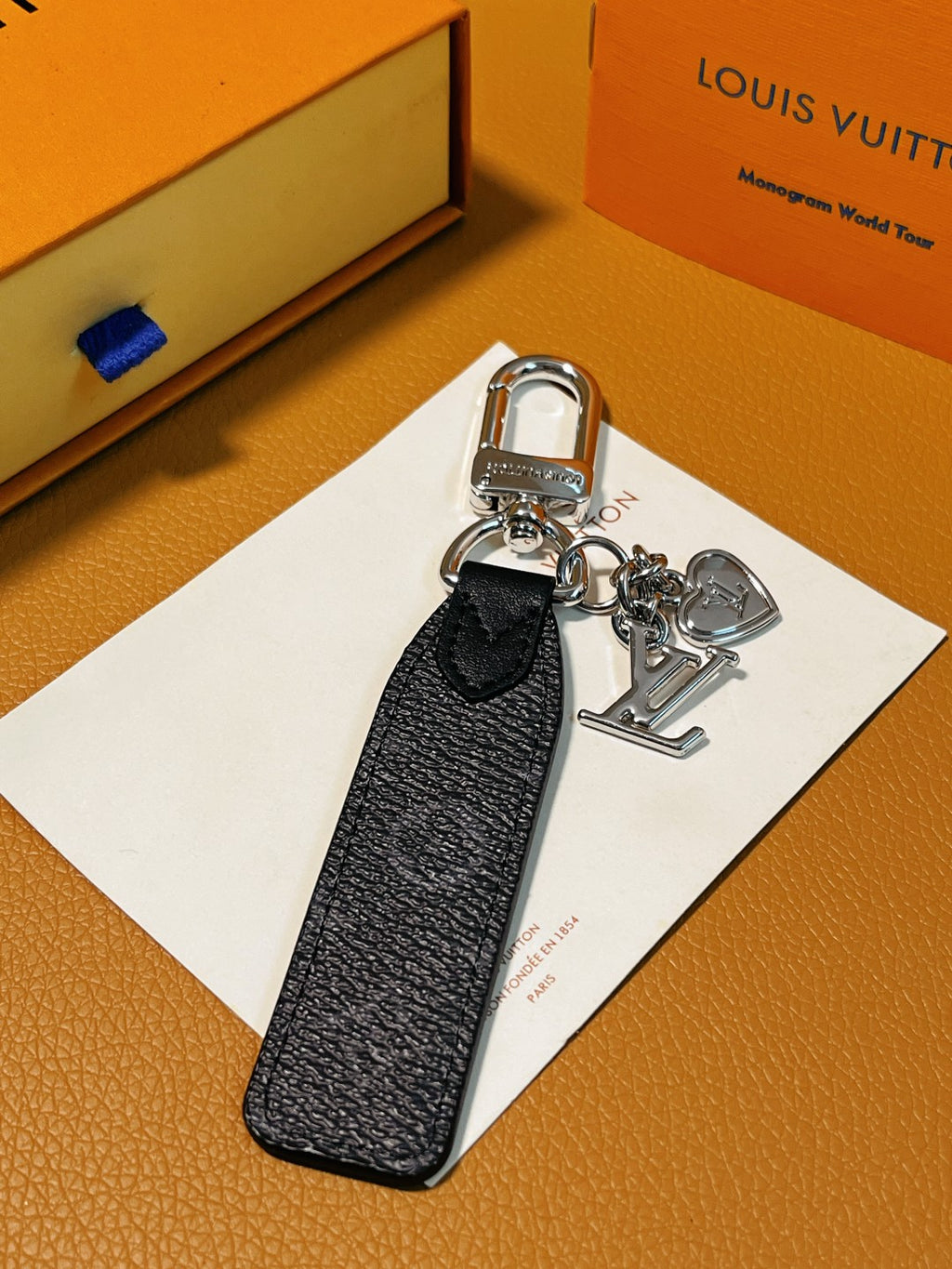 35QE8A Popular bag 's charms accessories