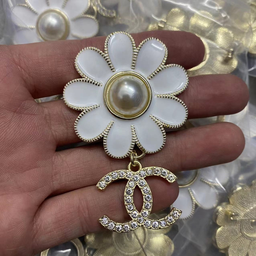 14C891X   Popular Brooch