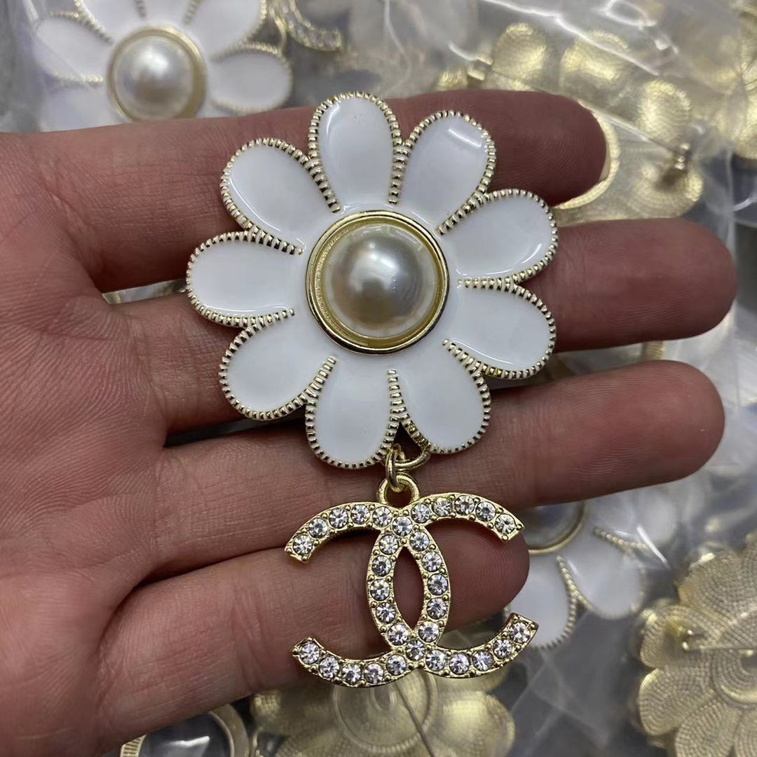 14C891X   Popular Brooch