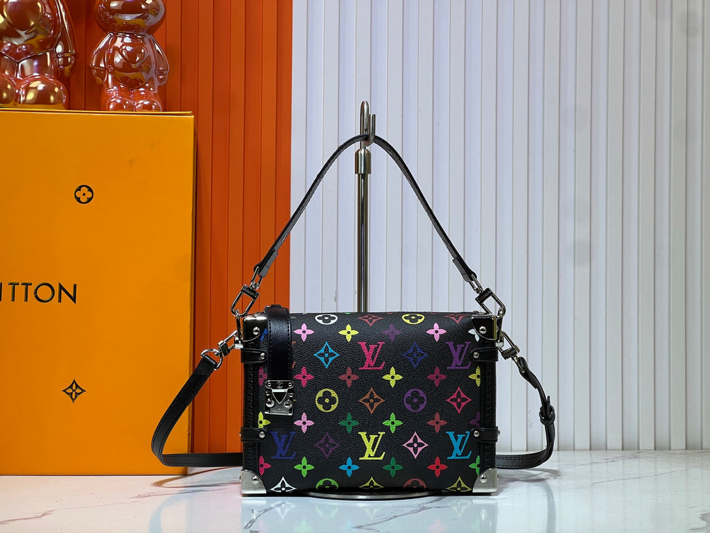 1WE101B Popular leather bag