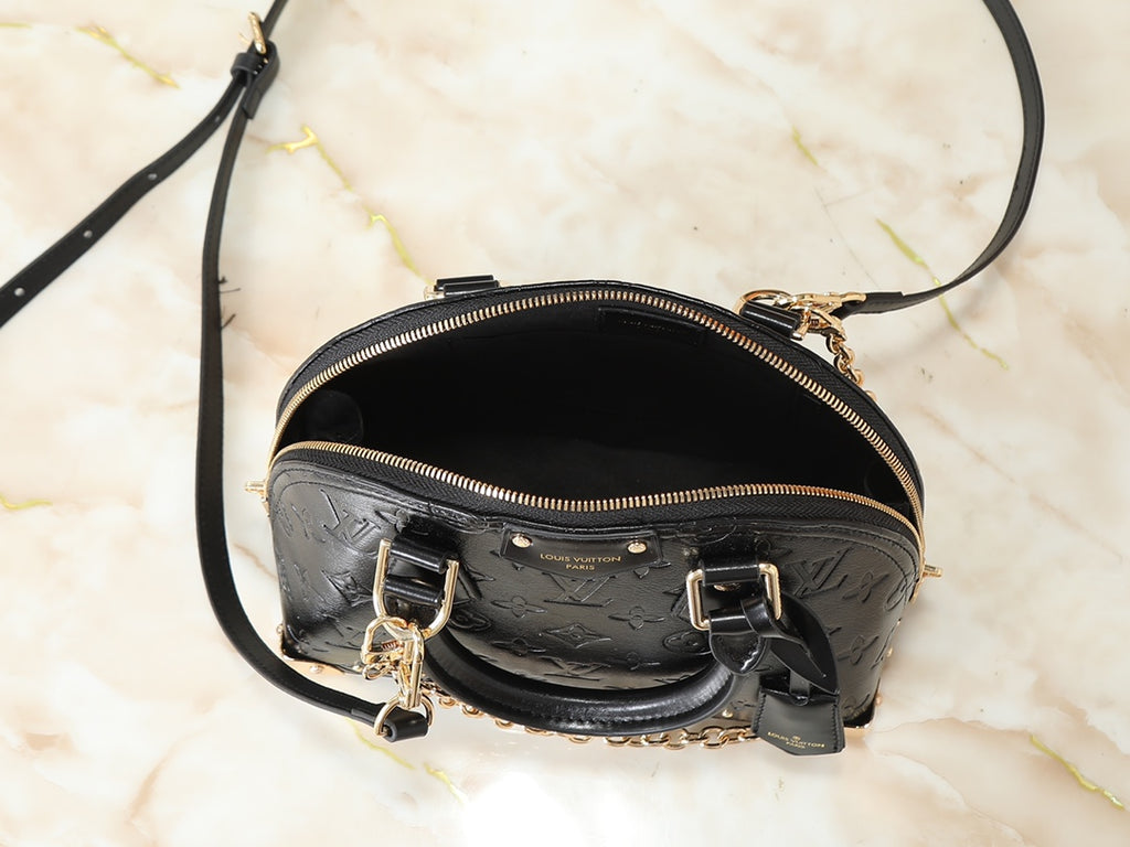 146PE87B Popular leather bag