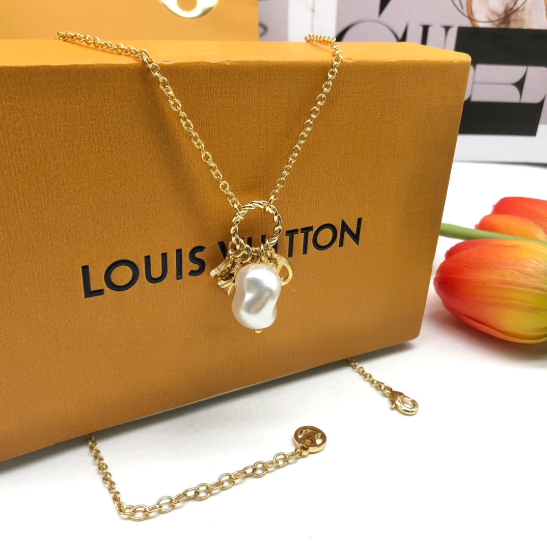 15QE77X Popular Necklace