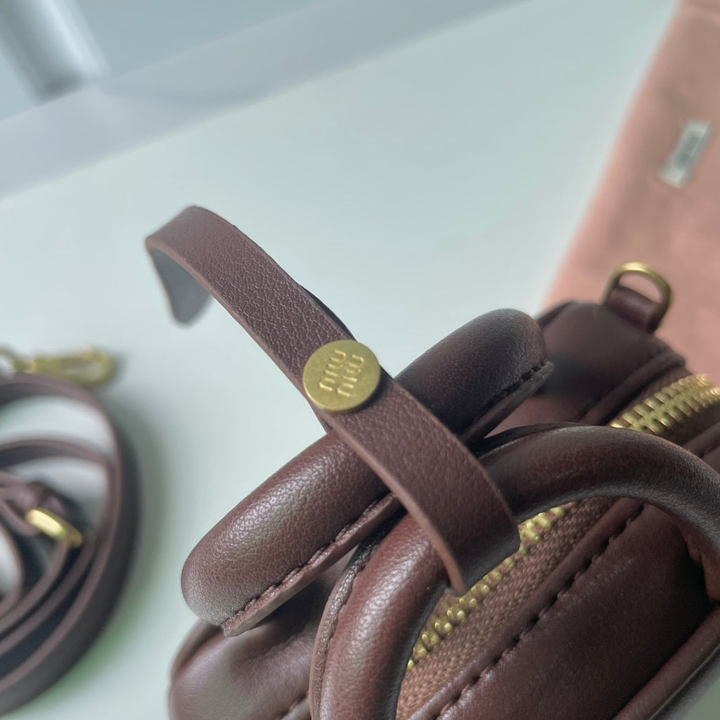 B1P46A163 Popular leather bags