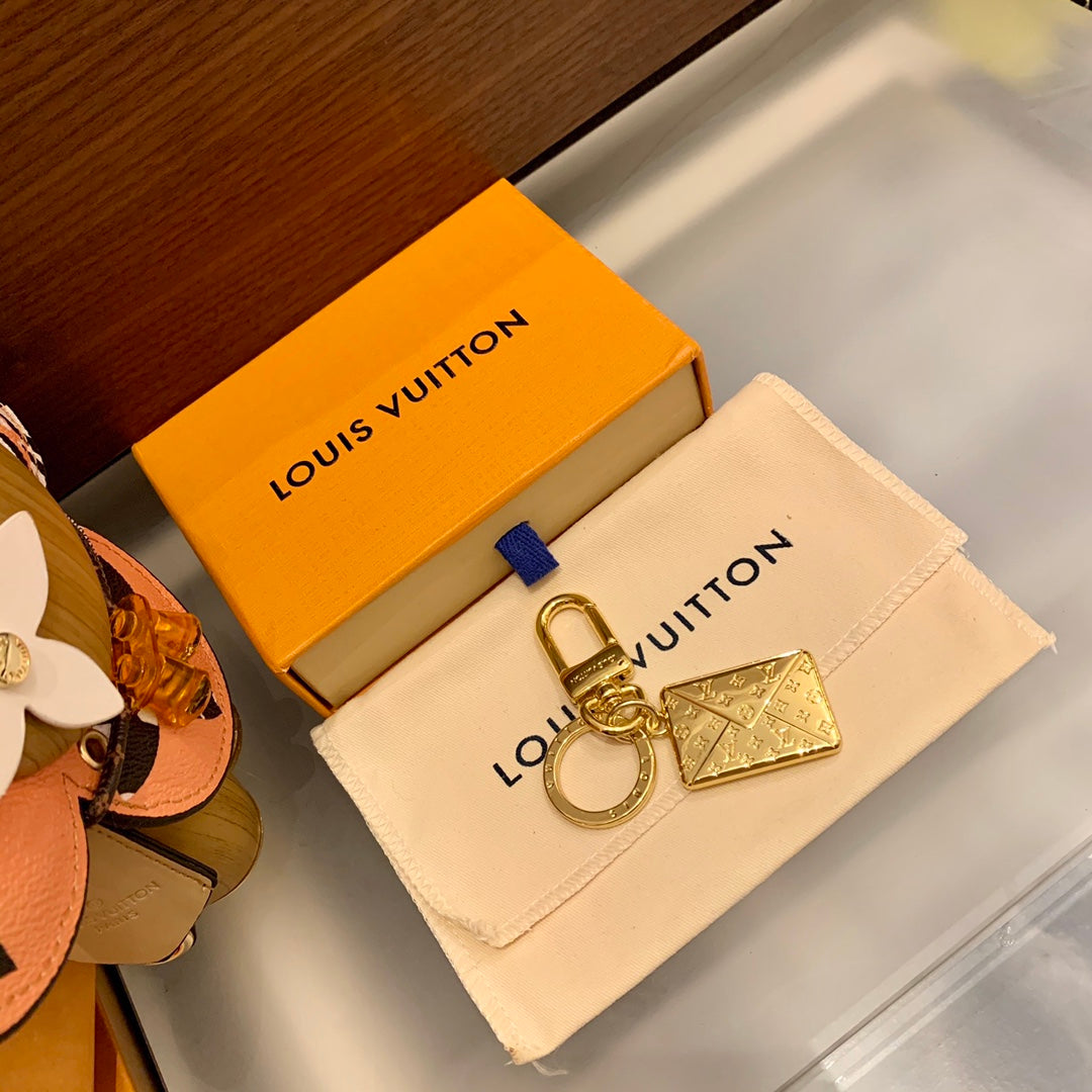 35QE18A Popular bag 's charms accessories