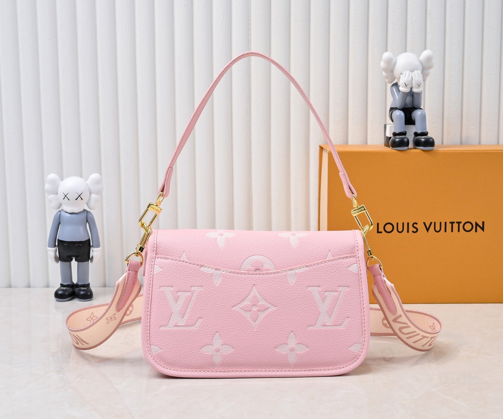 136PE42B Popular leather bag