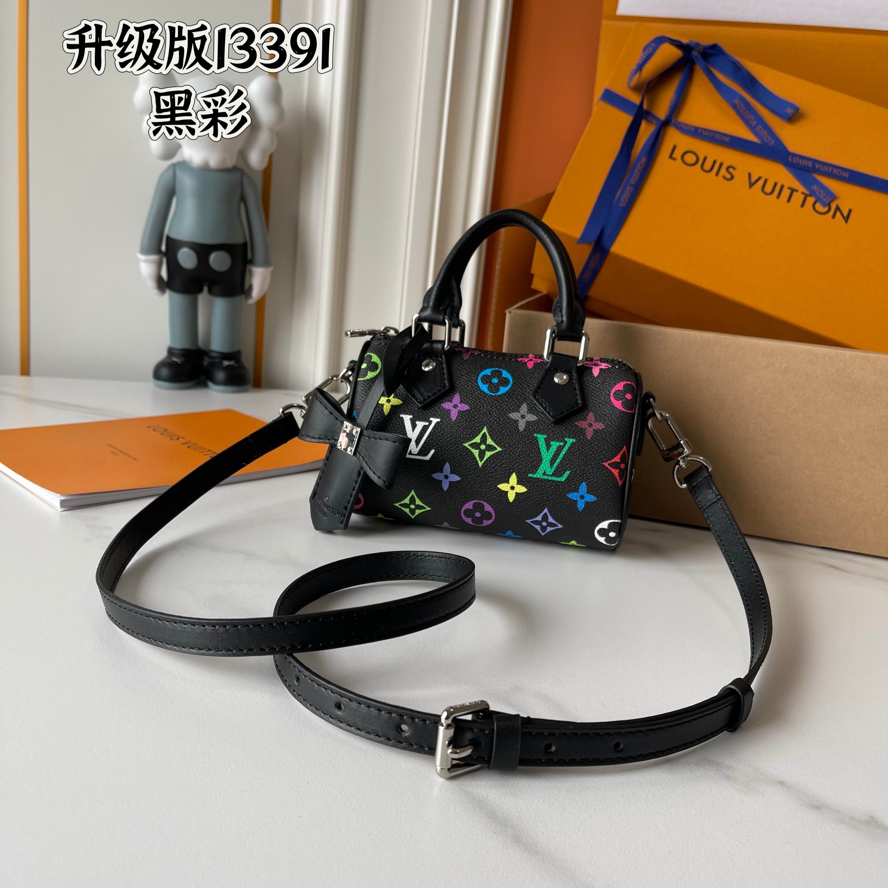 1WE98B Popular leather bag