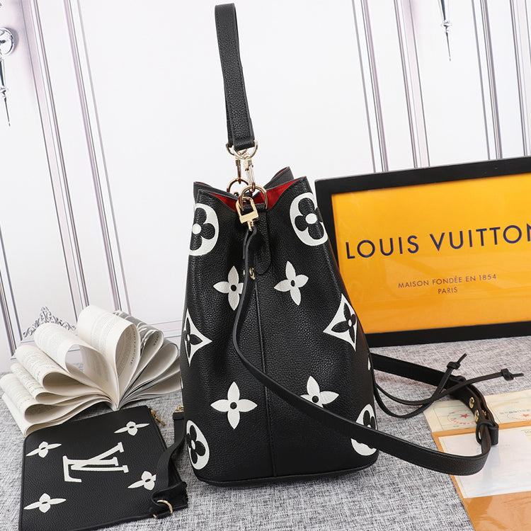 2E04B Popular leather bag 