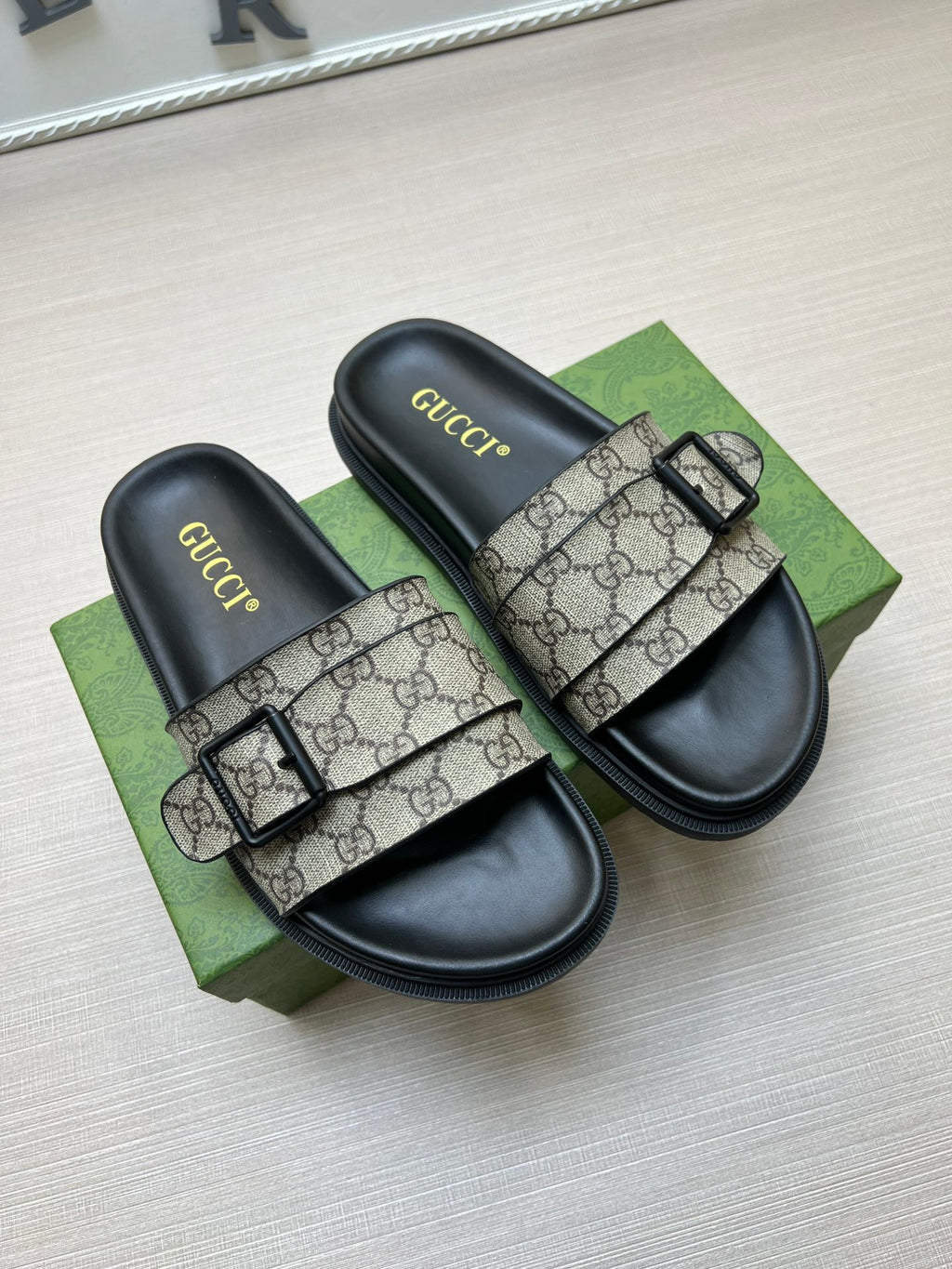 54B90Z Popular slippers