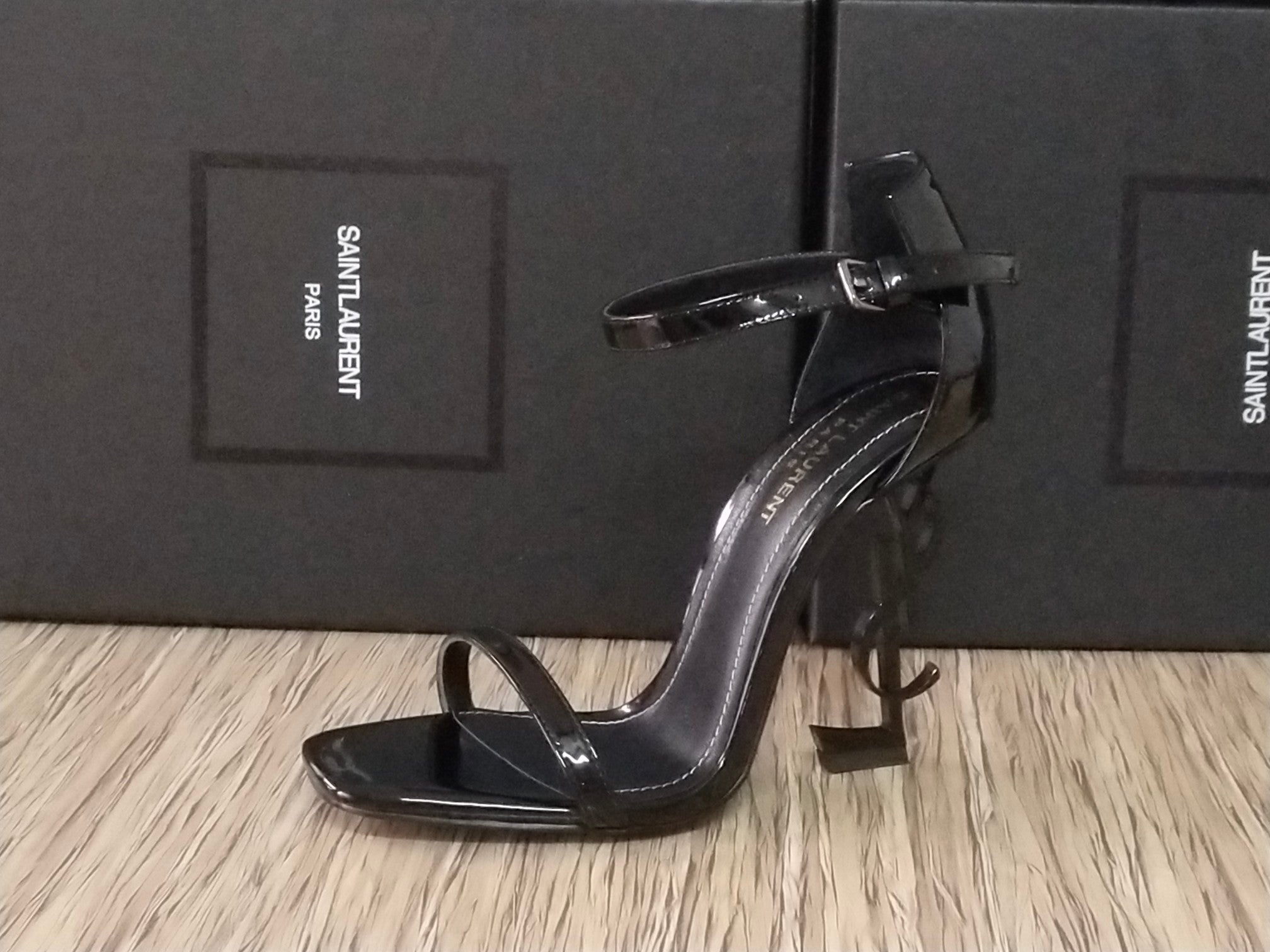 2XSL147Z Popular leather high heels（patent leather）