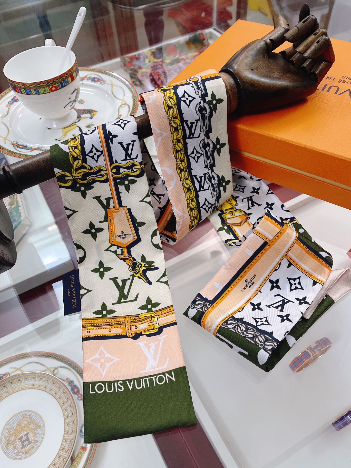 1ZE181W Popular Silk Scarve
