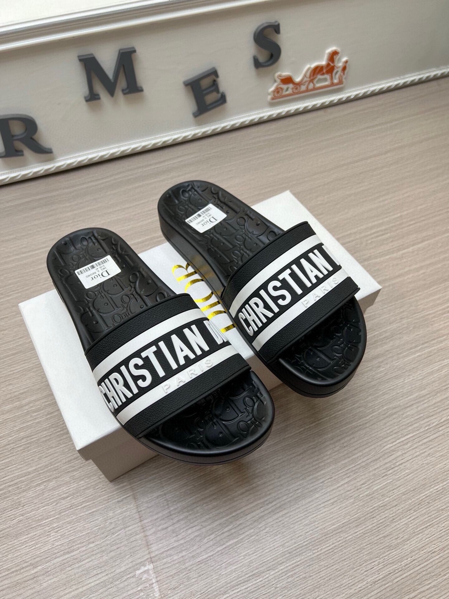 5LD212Z Popular Slippers