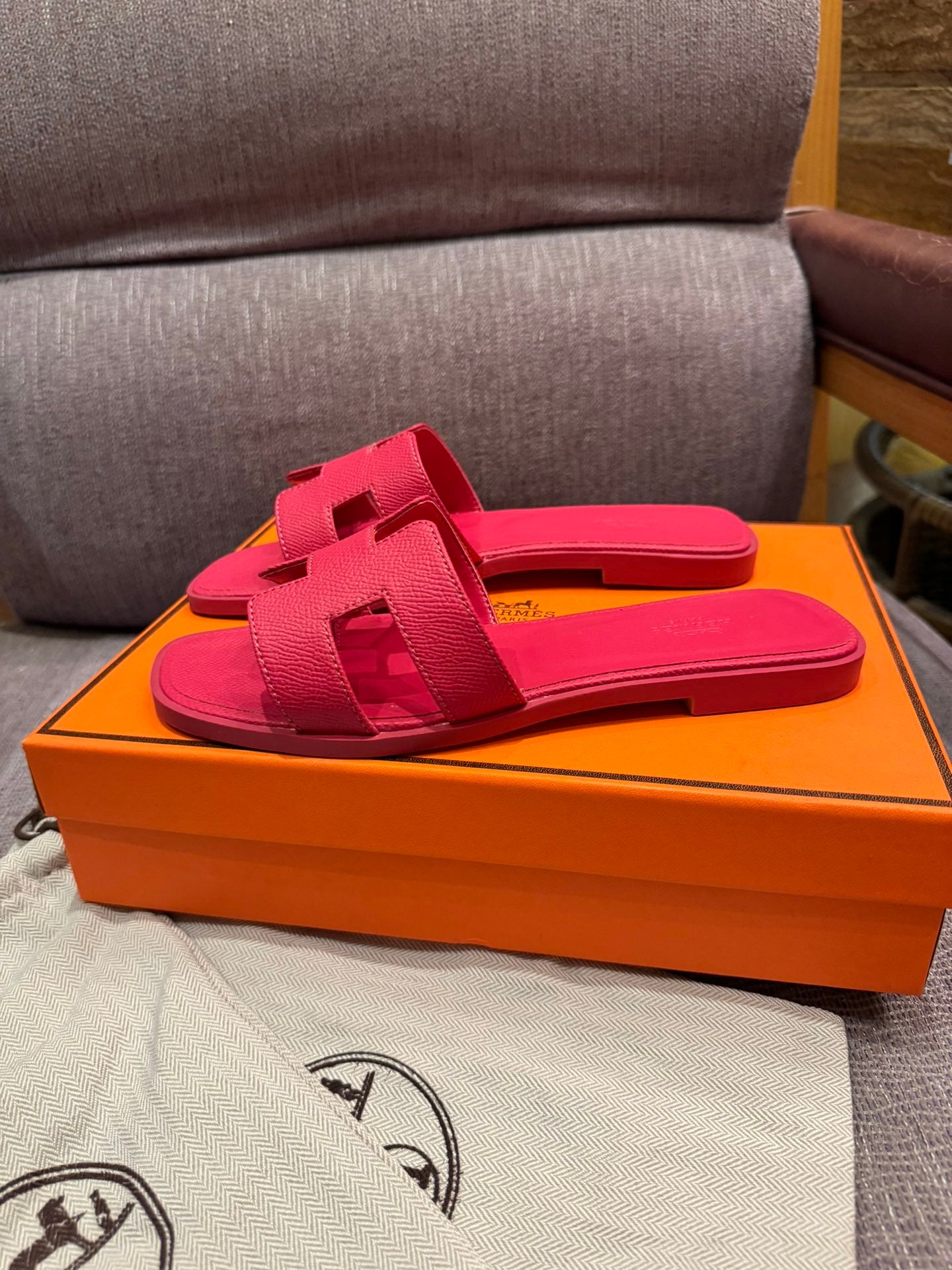 1ZH239Z Popular Slippers