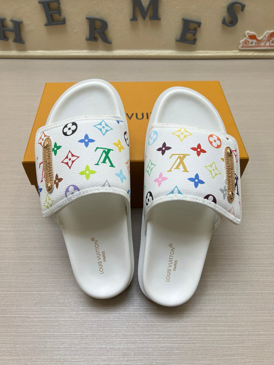575NE6Z  Popular Slippers