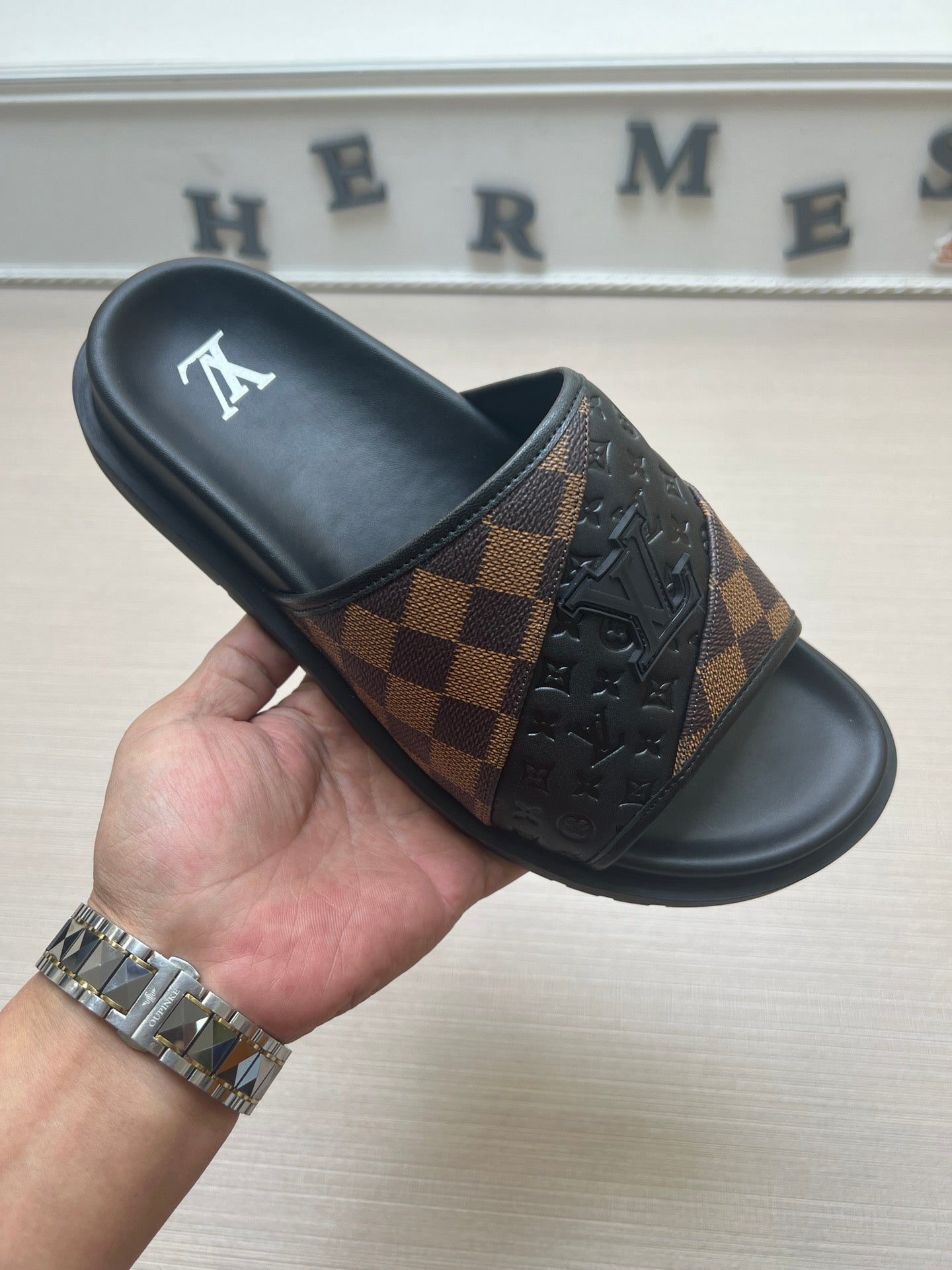54E2Z Popular slippers