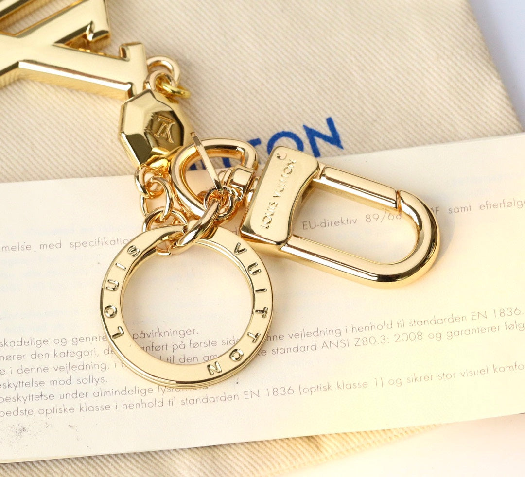 35QE24A Popular bag 's charms accessories