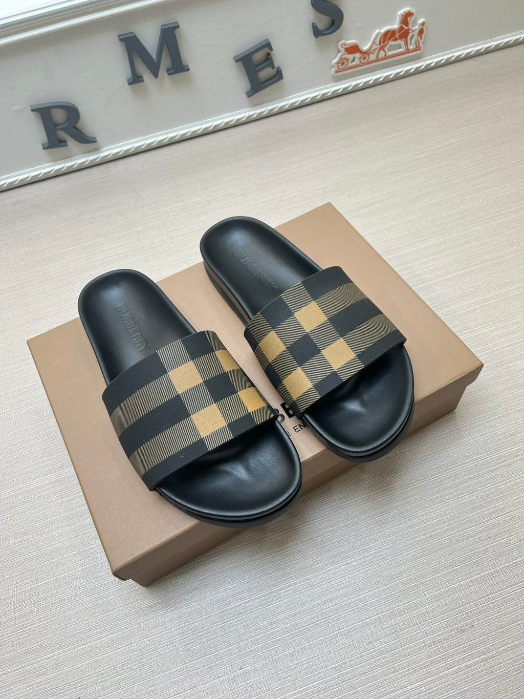 54R119Z Popular slippers