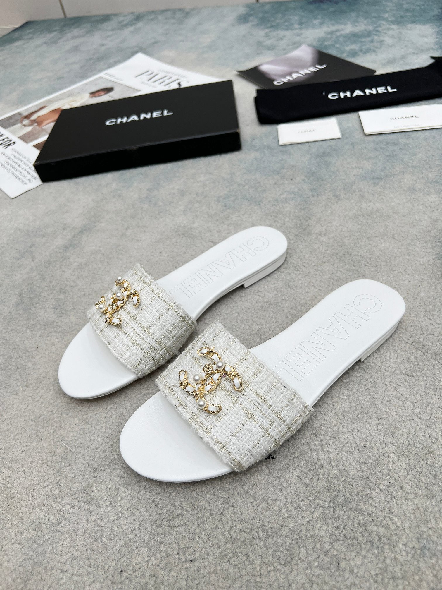 255QC21Z Popular leather shoes