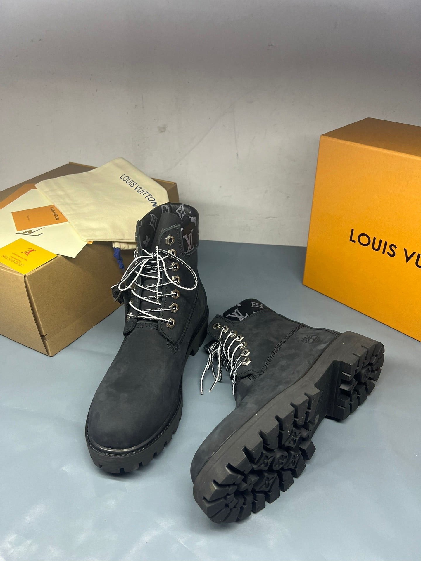 2105QE383Z Popular high-quality leather Boots