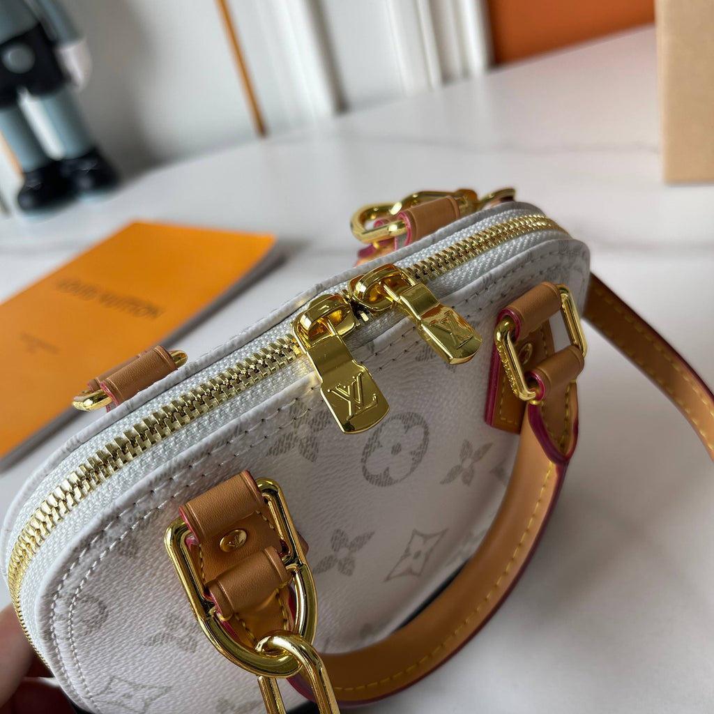 146PE101B Popular leather bag