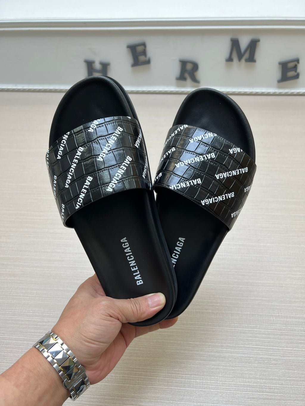 54J99Z Popular slippers
