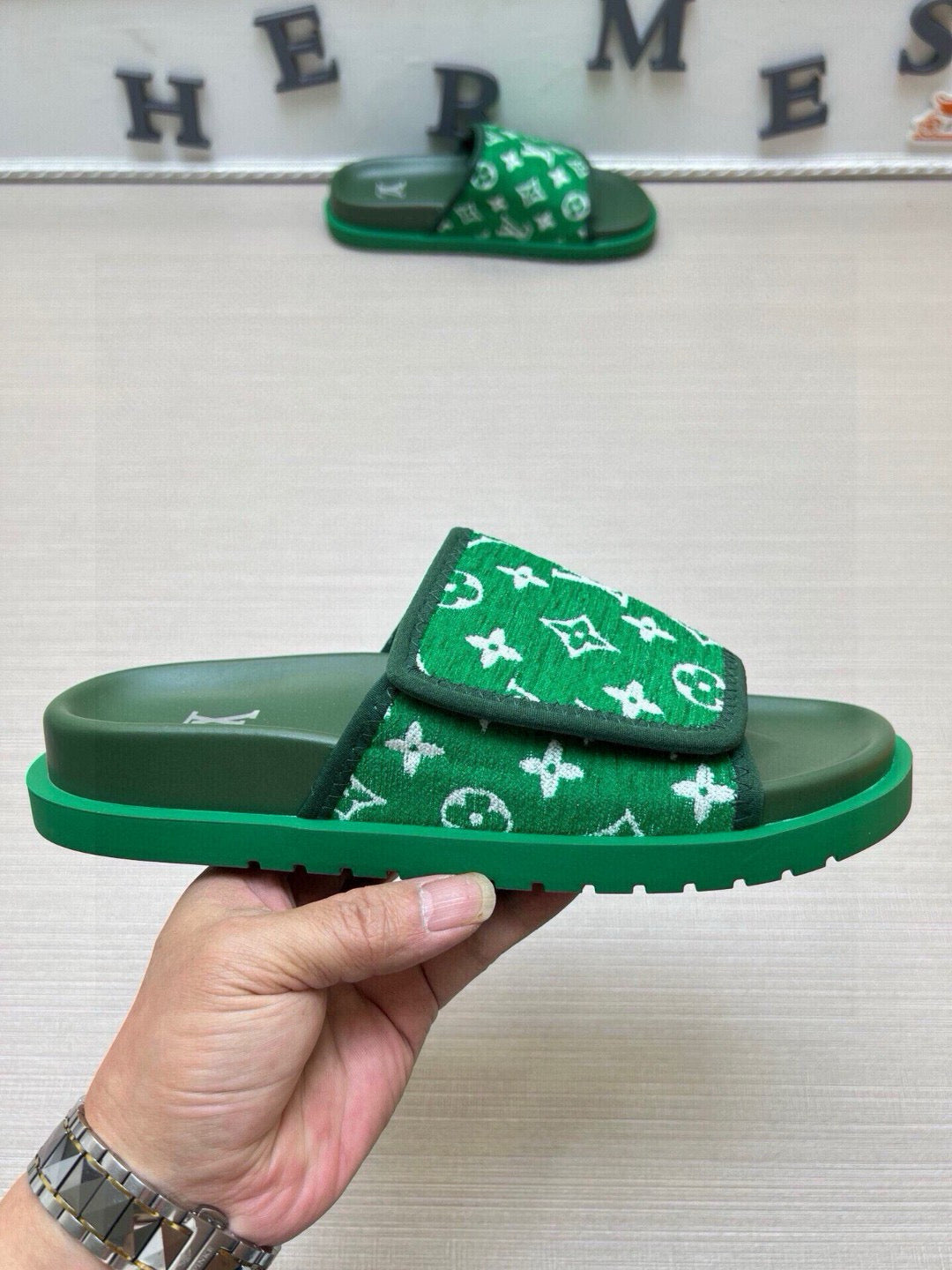 5QE4Z Popular Slippers
