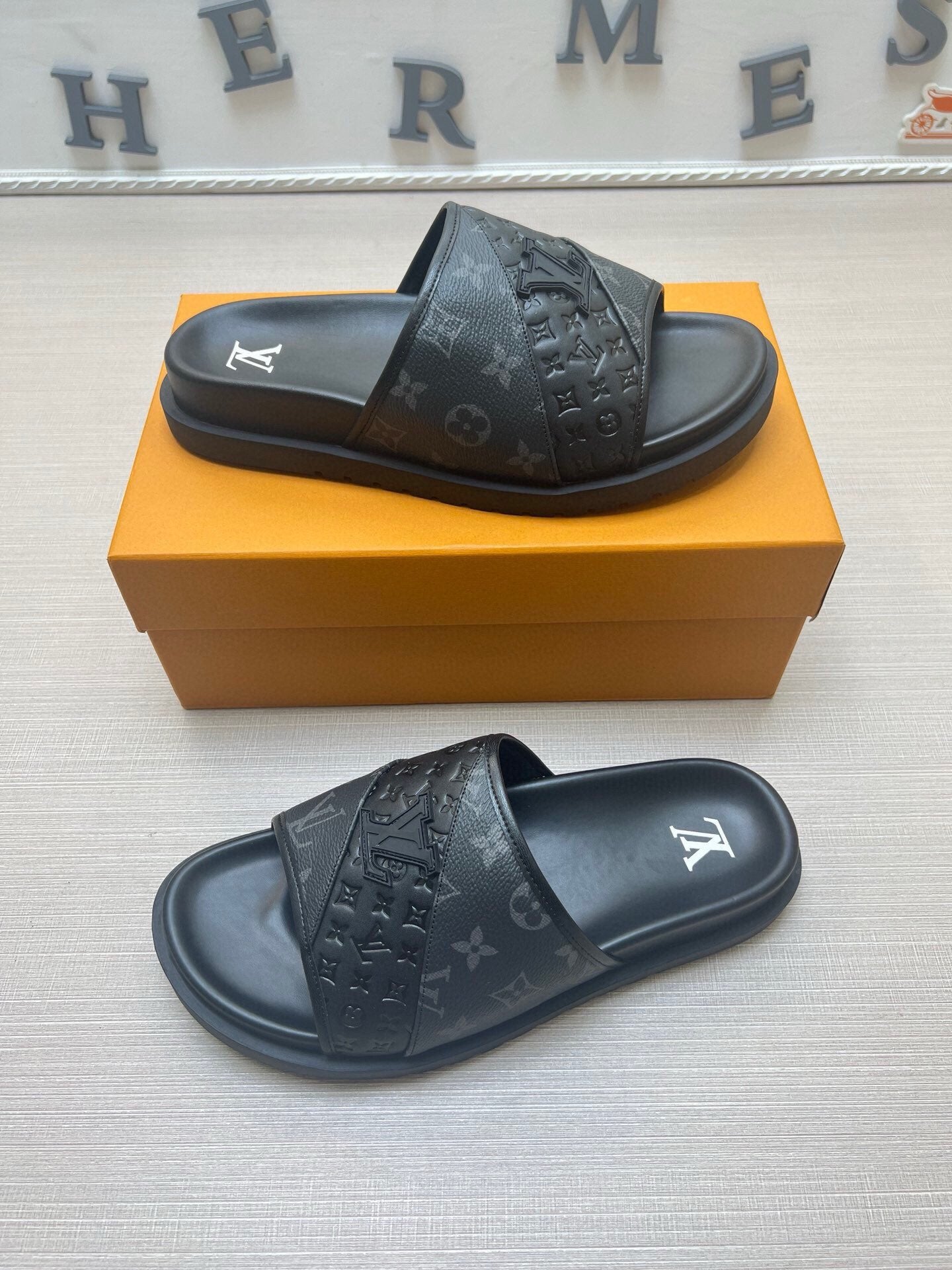 5WE249Z Popular Slippers