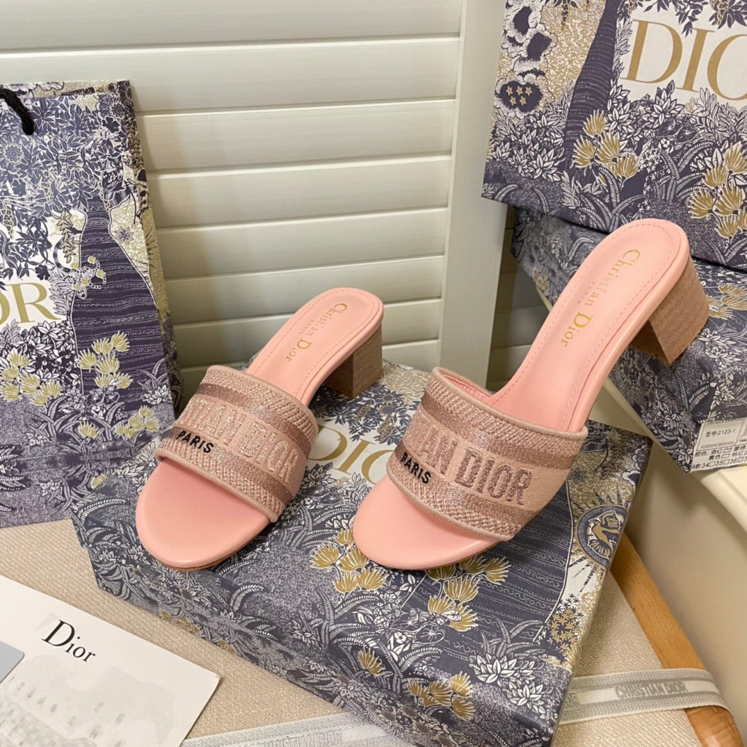 14D64Z Popular sandals