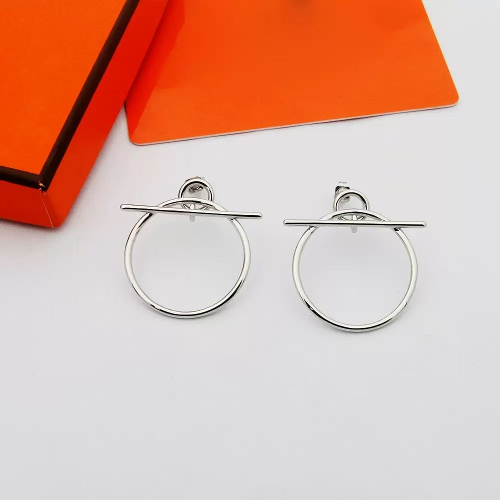 P56XH1E Popular Earrings