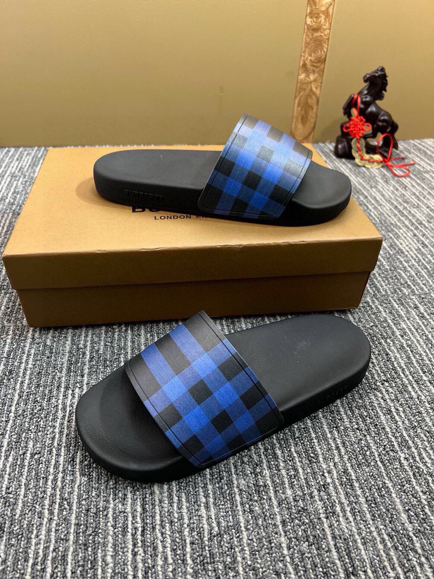 535ZR259Z Popular Slippers