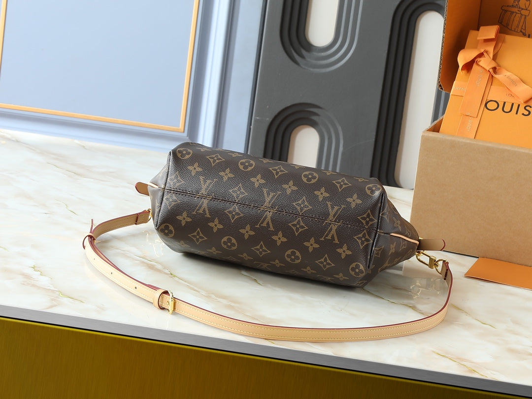 15RE53B  Popular   leather bag
