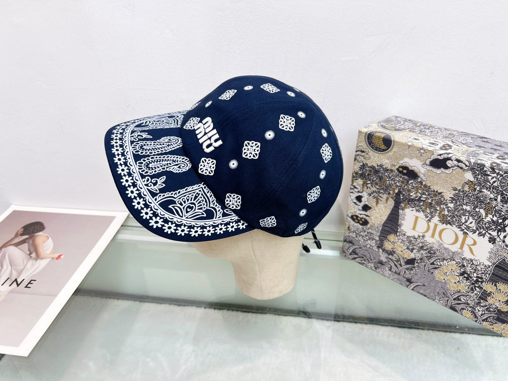 15QA82M Popular hats