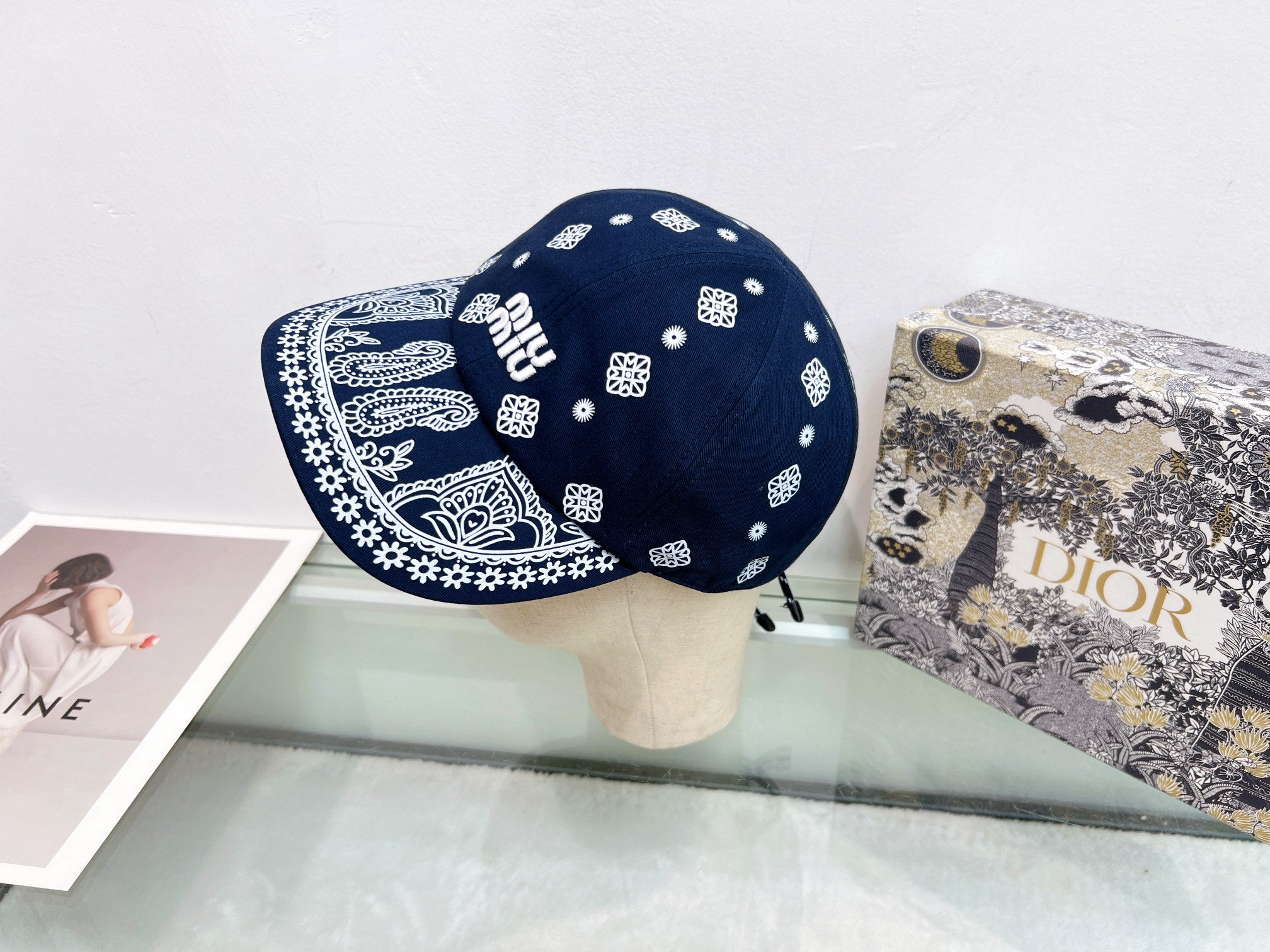 15QA82M Popular hats