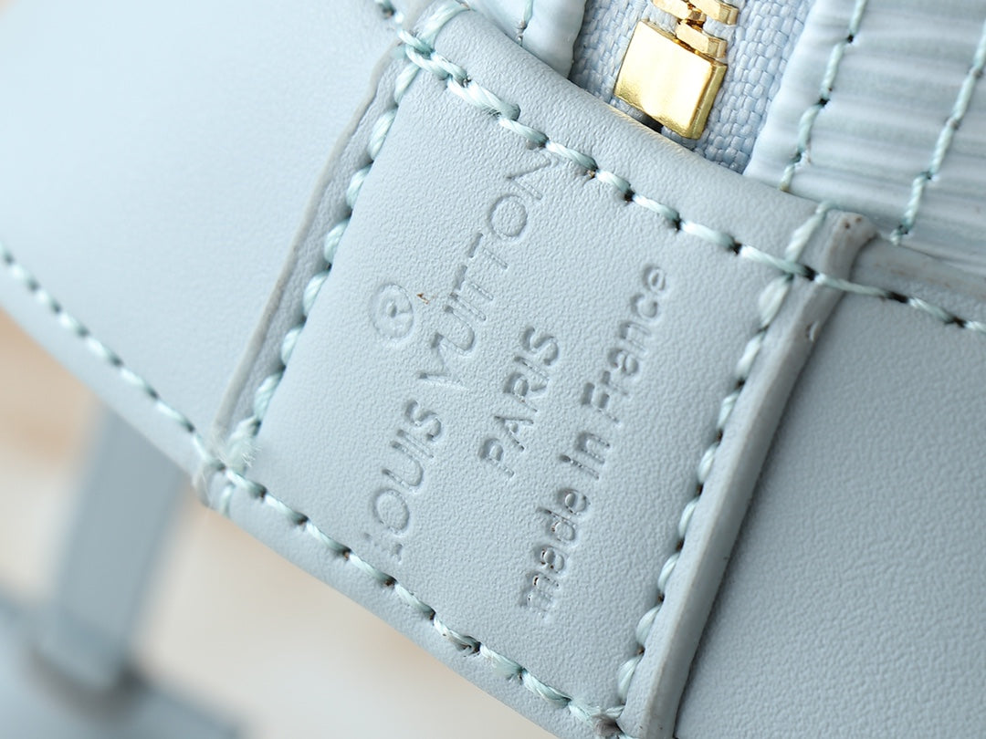 146PE103B Popular leather bag