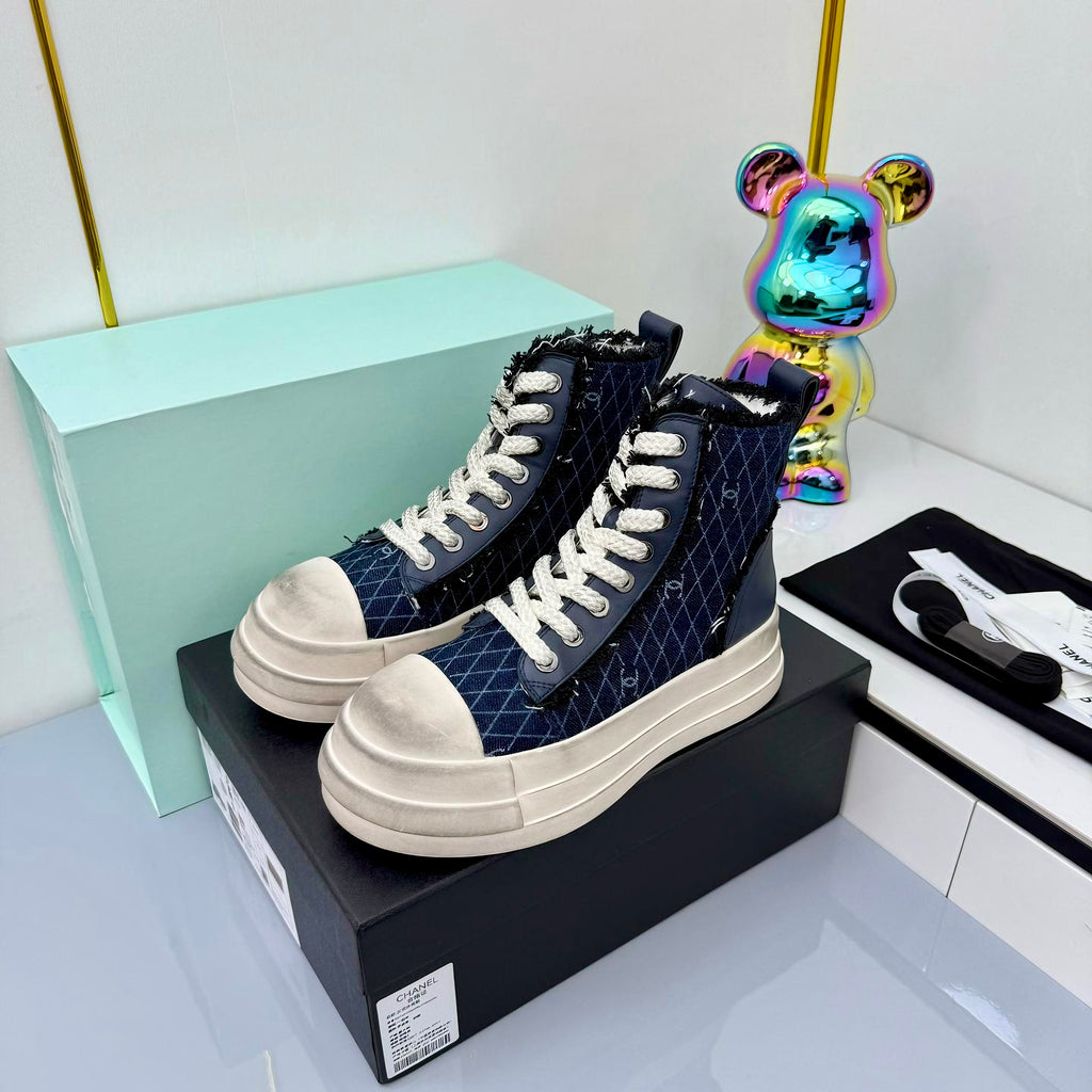 2105QC385Z Popular high-quality Boots