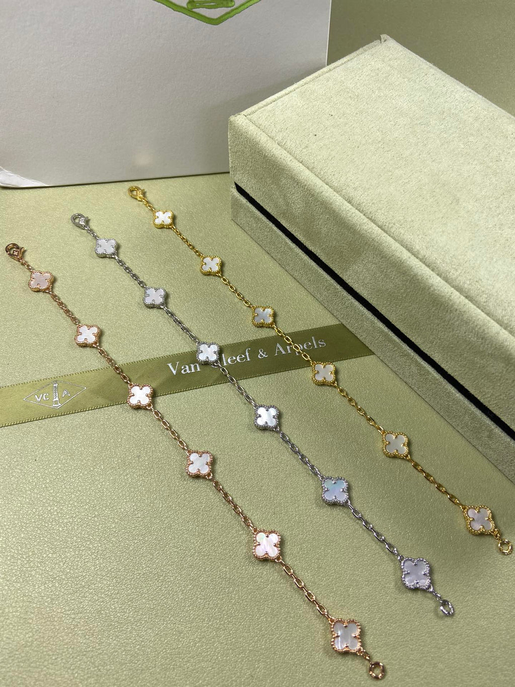 5XVA183K  Popular bracelets 6 flowers mini size 0.9cm flower