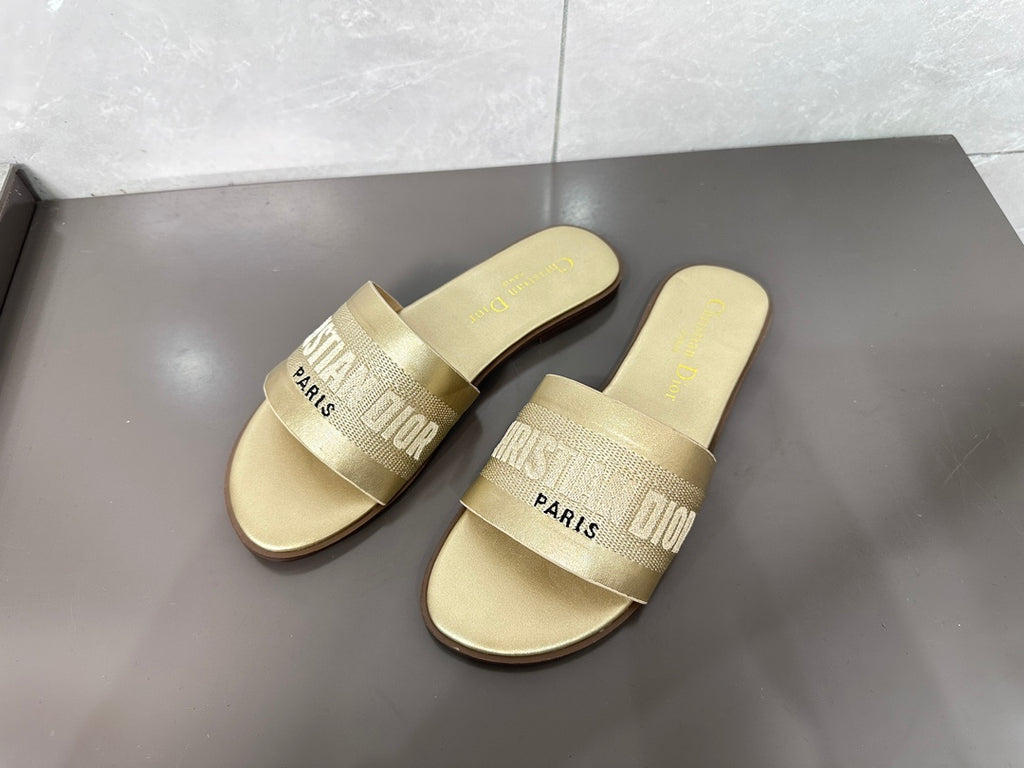 14D32Z Popular slippers