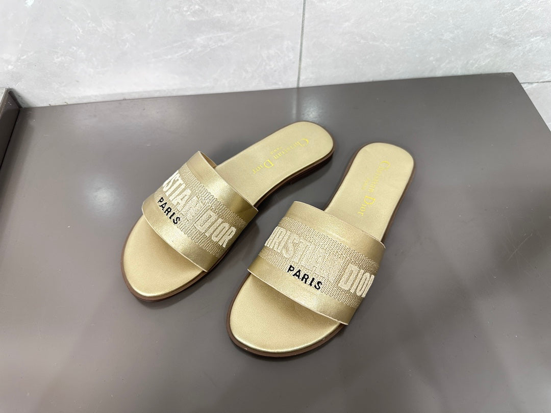 14D32Z Popular slippers