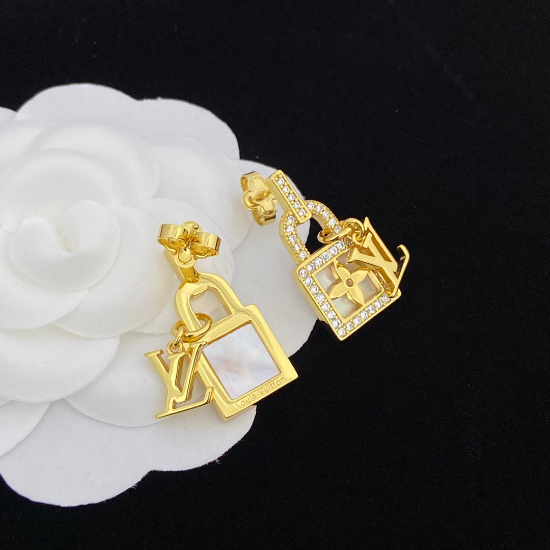 15ZE59E Popular Earrings