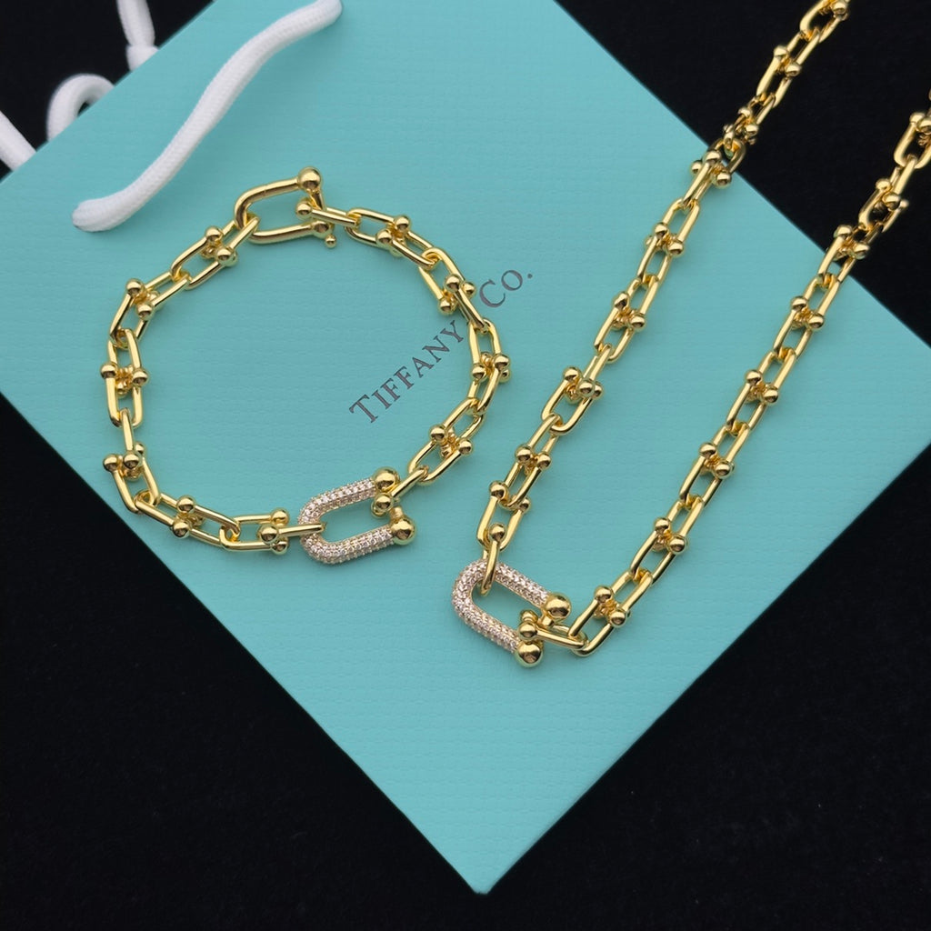 8XT31X  Popular    Earring Bracelets Necklaces