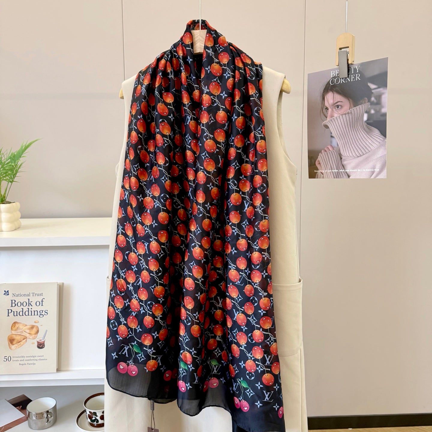 135ZE199W  Popular Silk Scarve